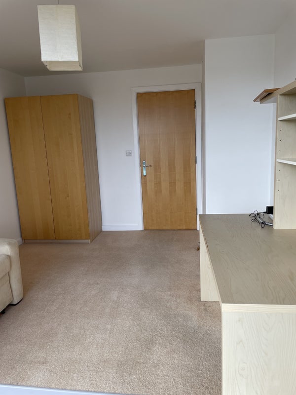 Room Caledonian Road in Bristol