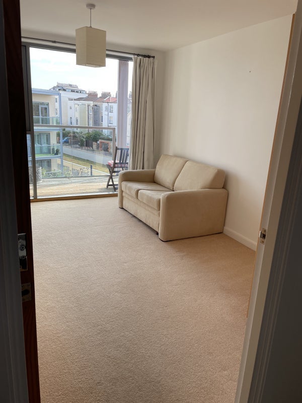 Room Caledonian Road in Bristol