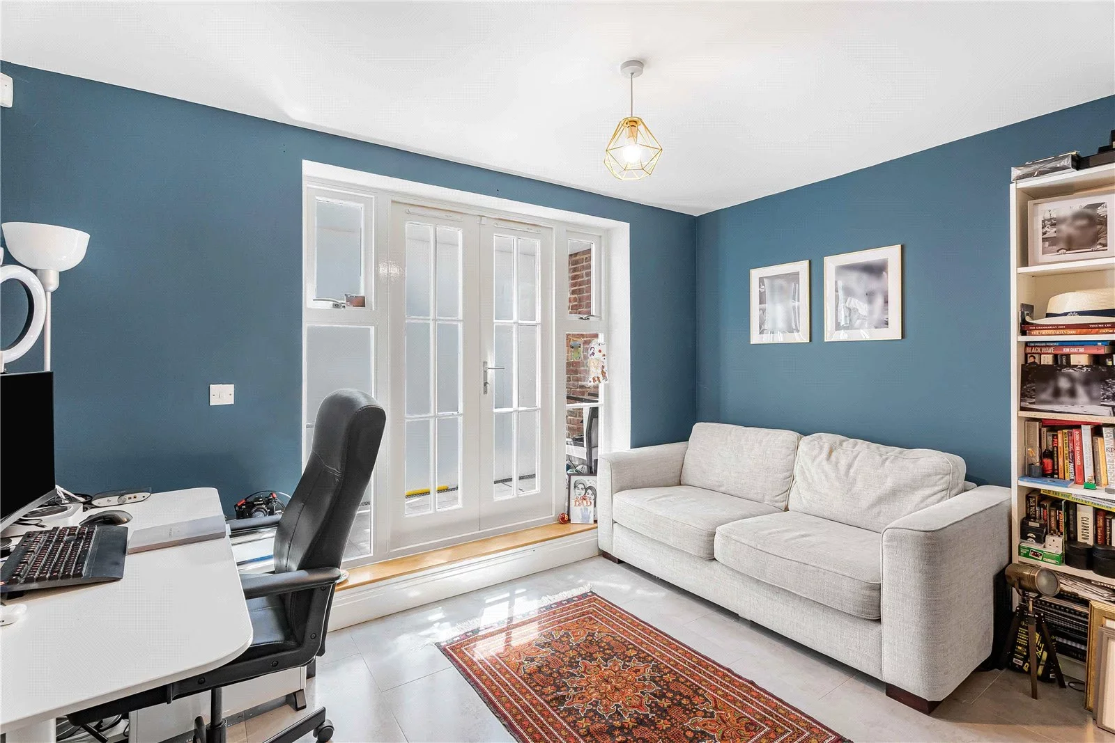 House Douglas Close in Greater London
