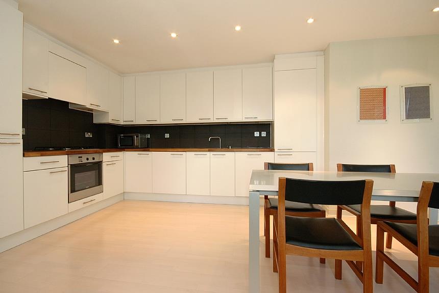 Flat Uxbridge Road in Greater London