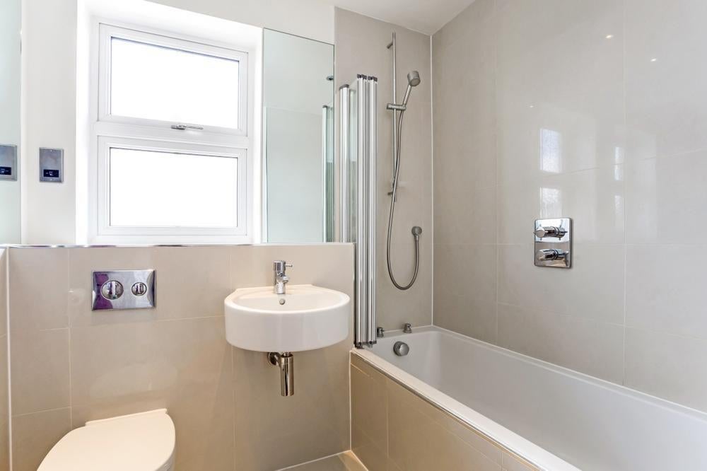 Flat Cambridge Square in City of Westminster