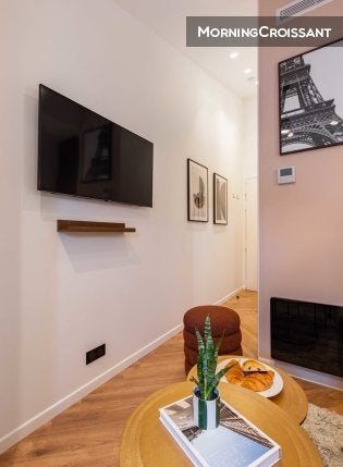 Flat Place Jacqueline François in Paris