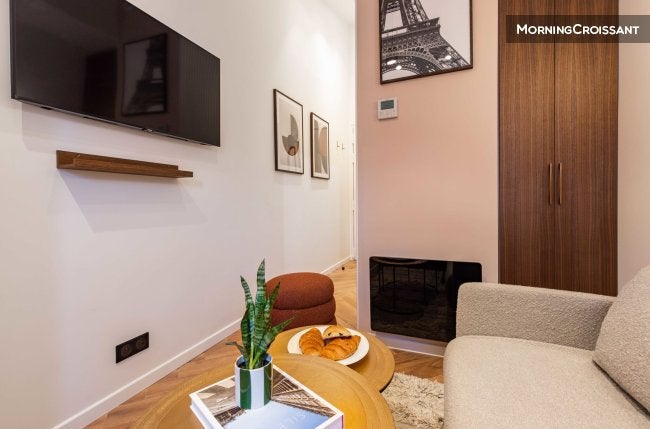 Flat Place Jacqueline François in Paris
