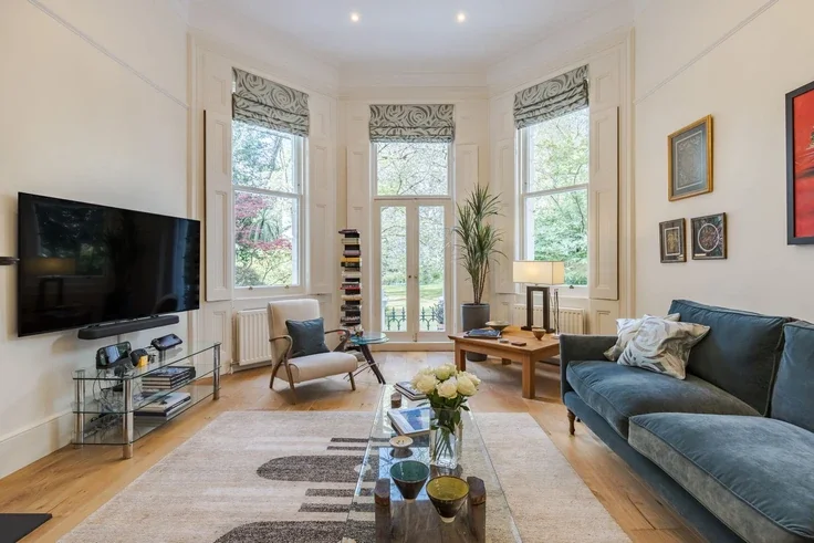 Flat Cornwall Gardens in Greater London
