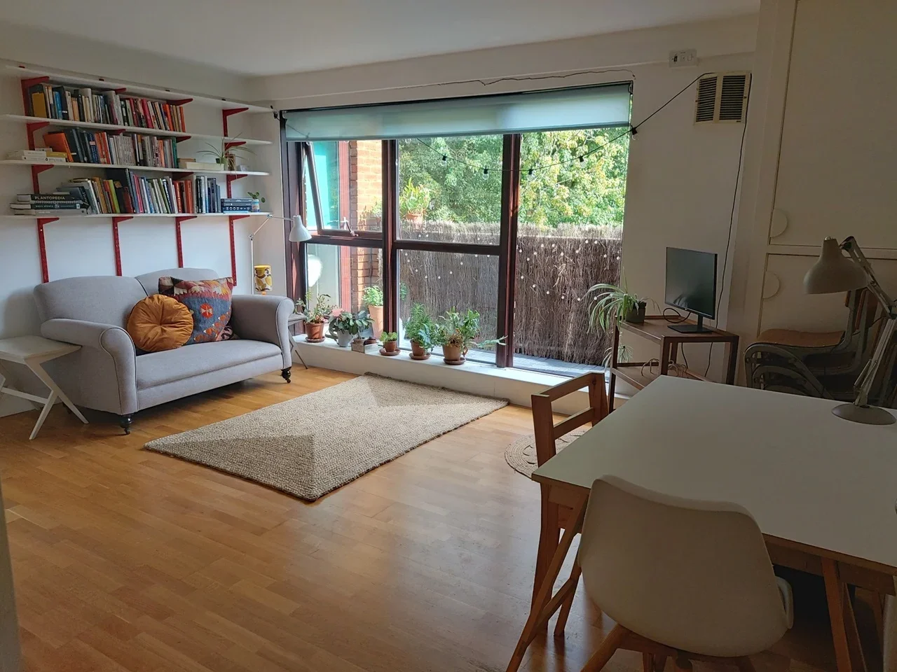 Flat Sturmer Way in Greater London