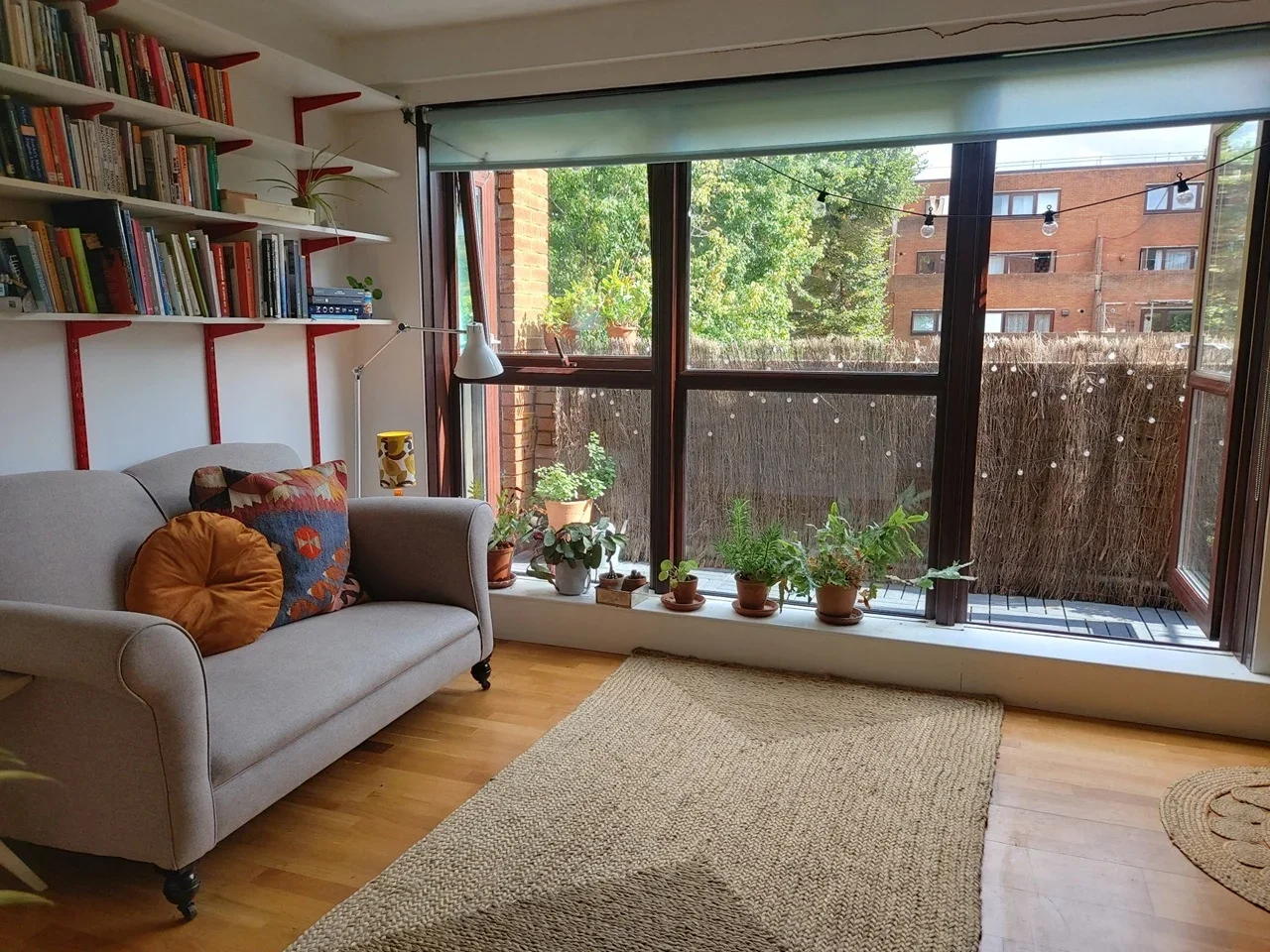 Flat Sturmer Way in Greater London