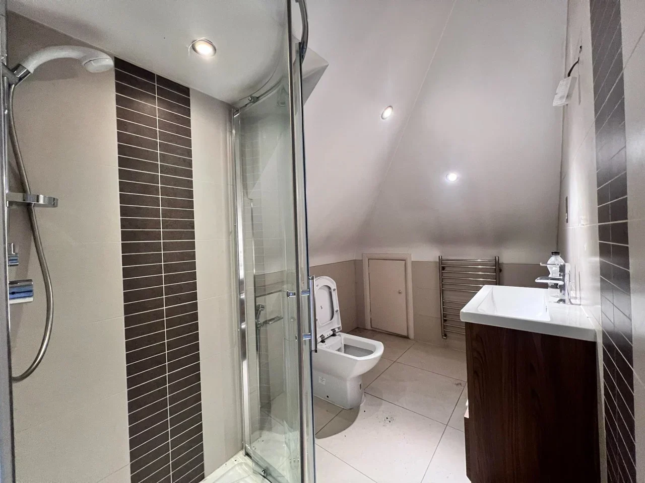 Room Foxwood Close in Greater London