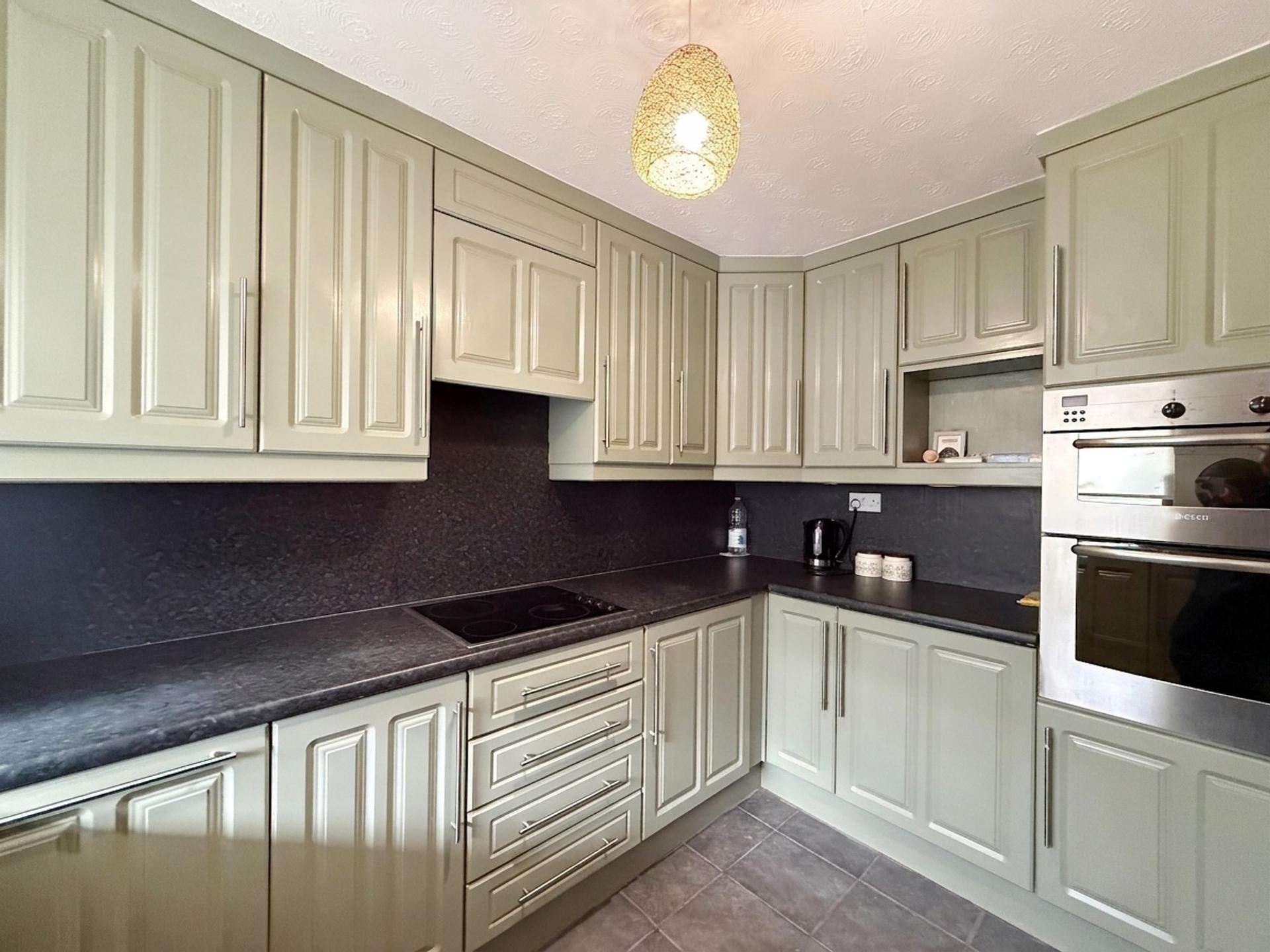 Flat Camborne Place in Gateshead