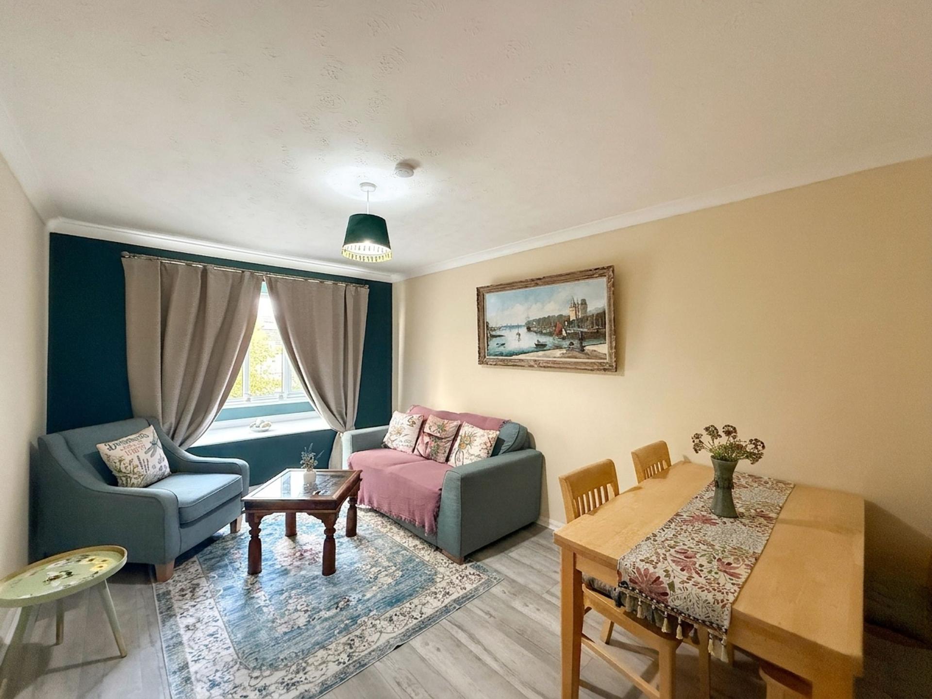 Flat Camborne Place in Gateshead
