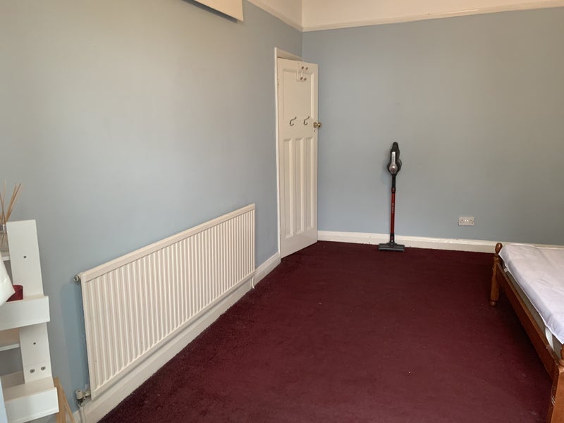 Room Mackie Road in Greater London