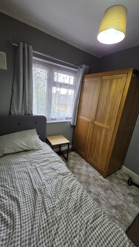Room Dunslade Road in Birmingham