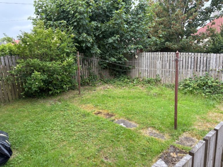 Flat Glebe Road in Bathgate