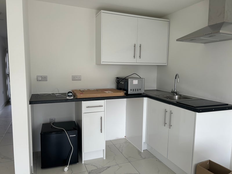 Room Farnham Road in Poole