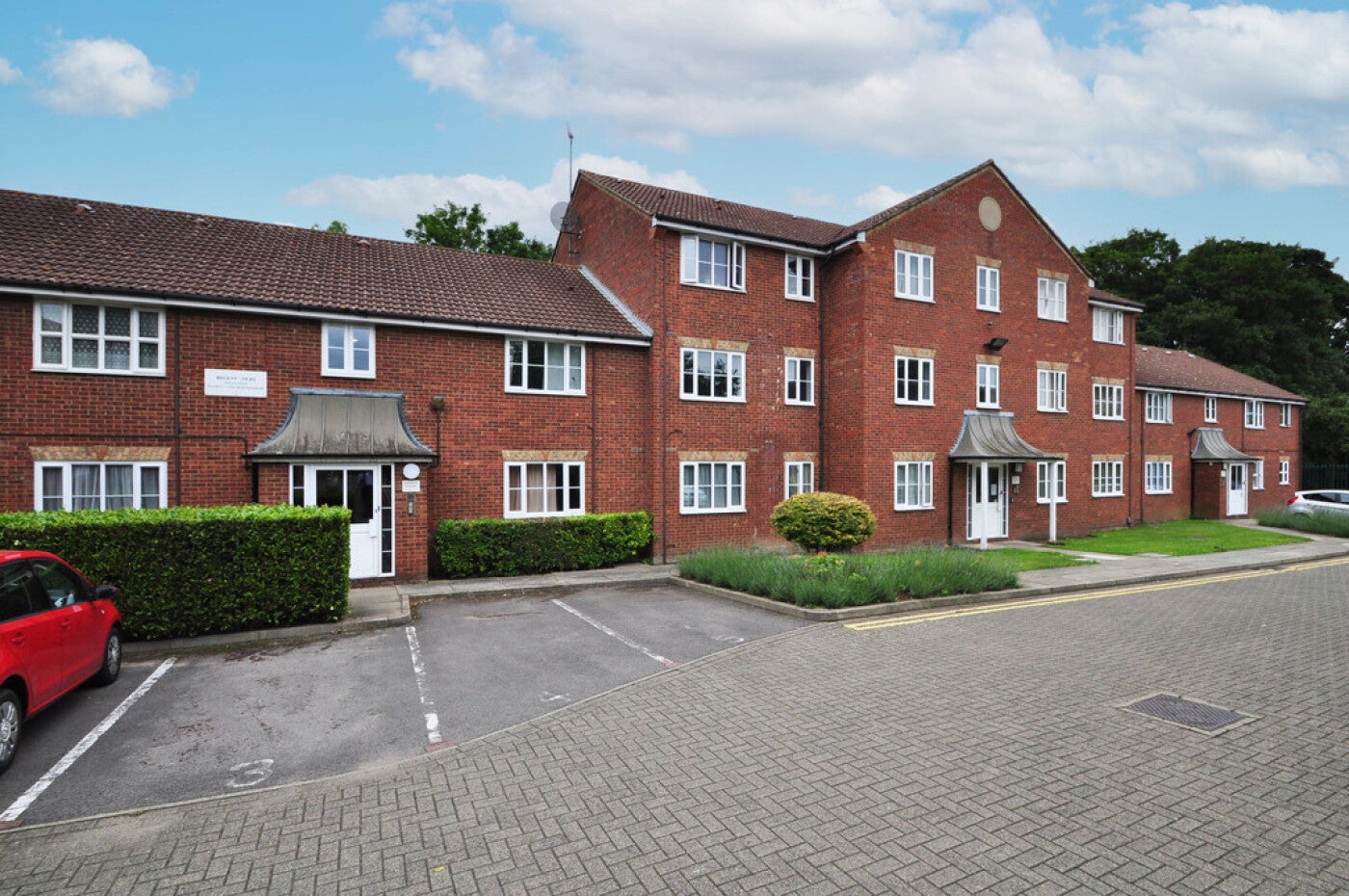 Flat Peartree Lane in Welwyn Hatfield