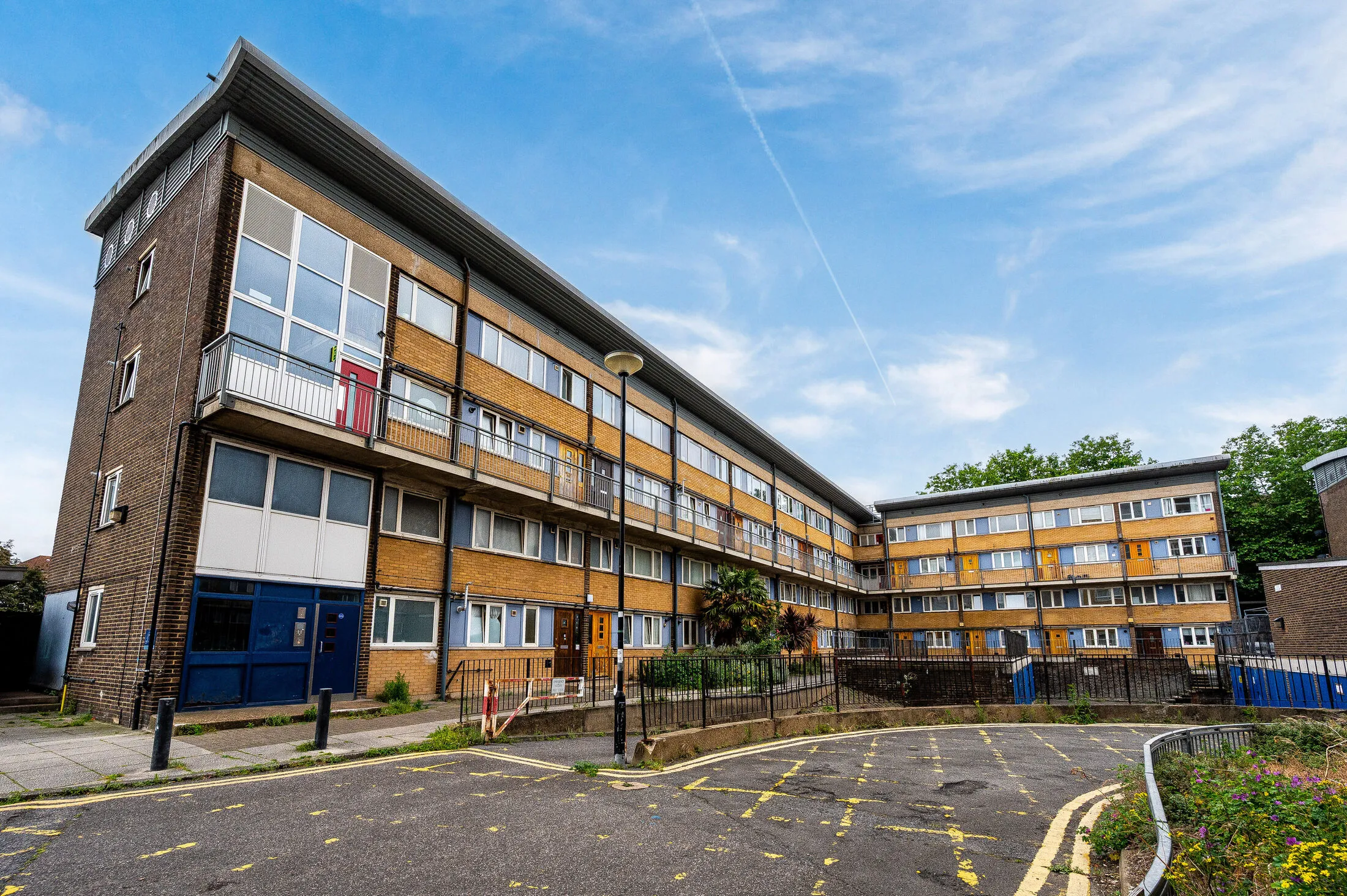 Flat Thornham Street in Greater London