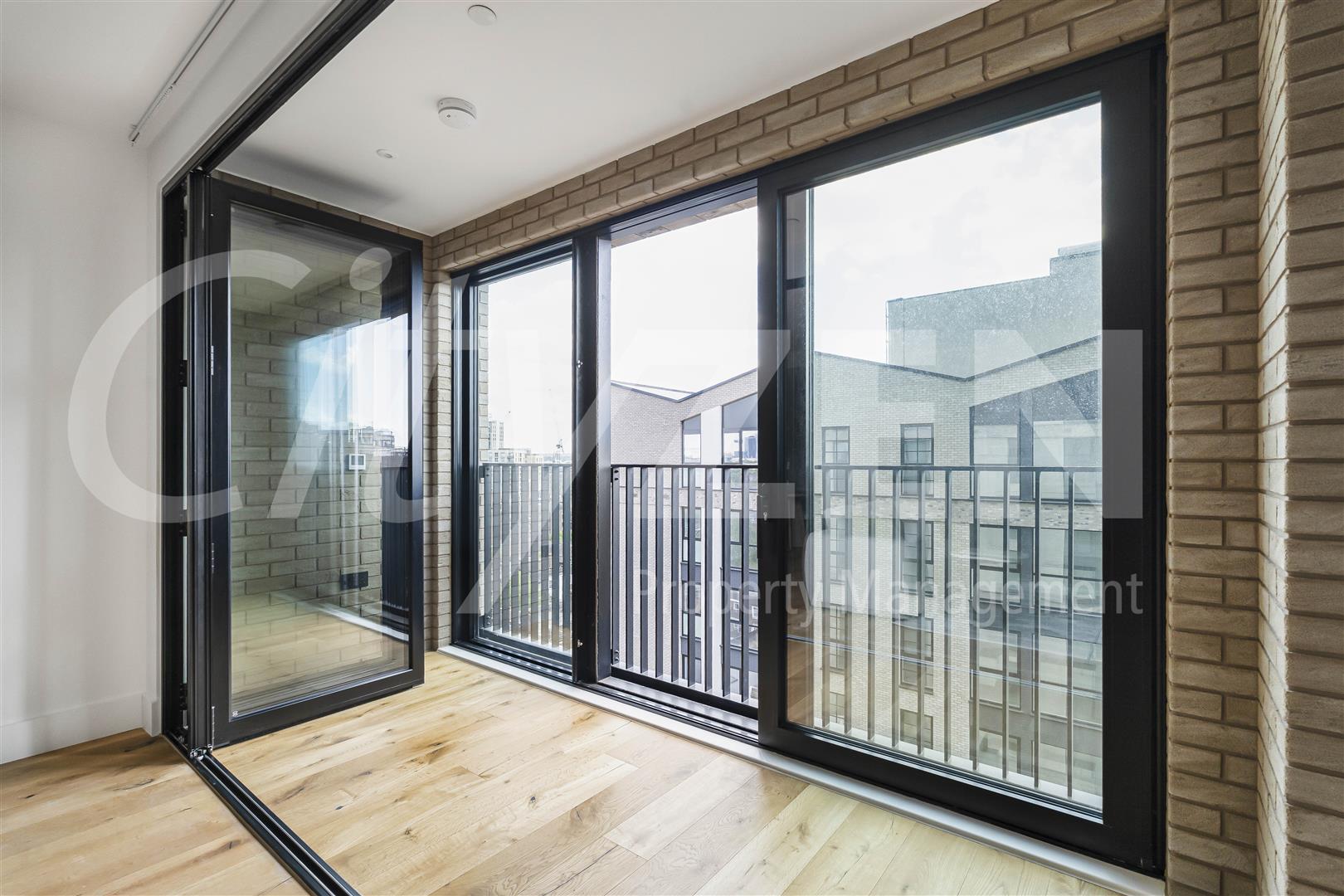 Flat Worgan Street in Greater London