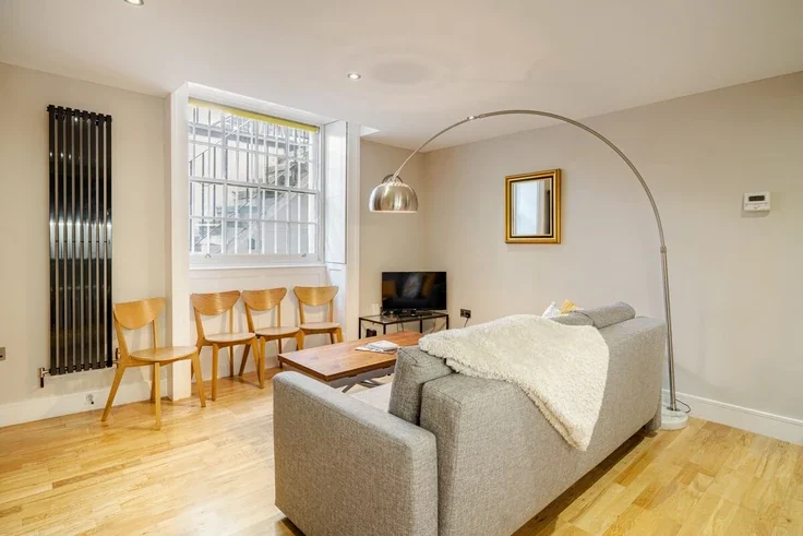 Flat Sussex Gardens in City of Westminster