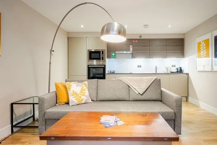 Flat Sussex Gardens in City of Westminster