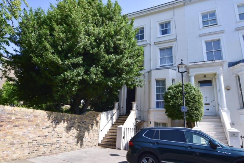Flat Alma Square in London