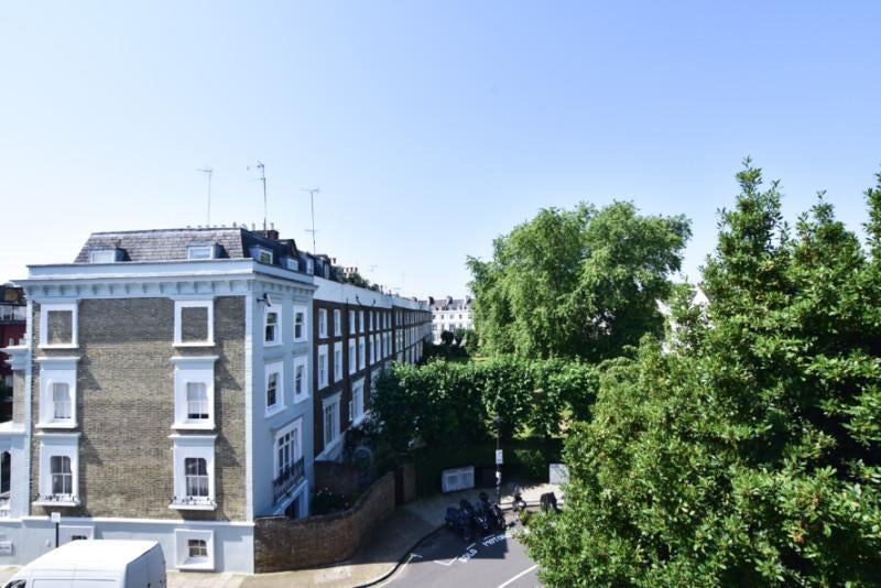 Flat Alma Square in London