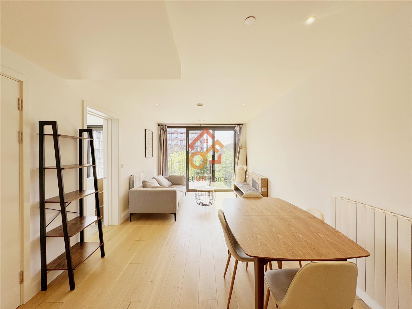 Flat Major Draper Street in Greater London