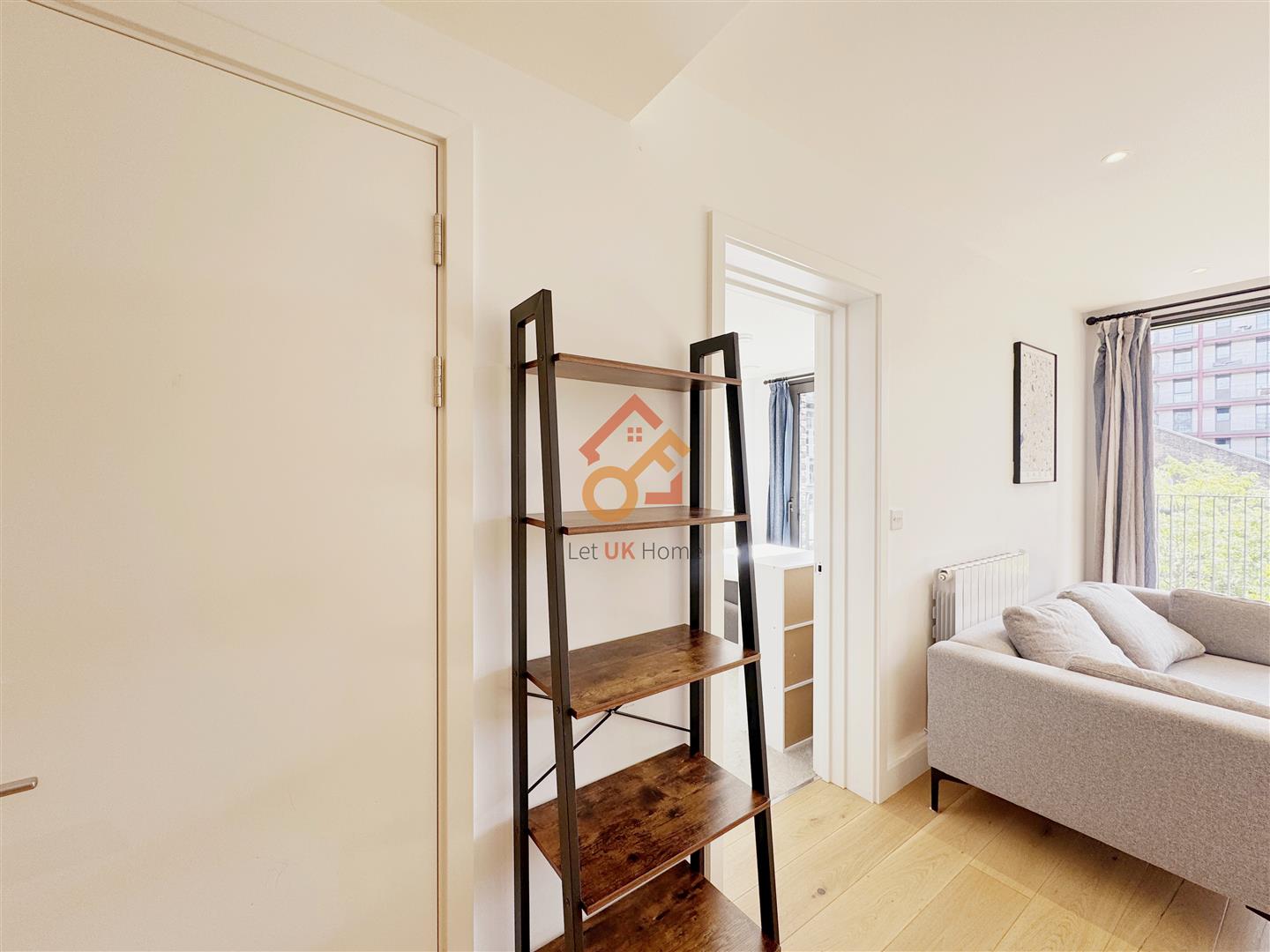 Flat Major Draper Street in Greater London