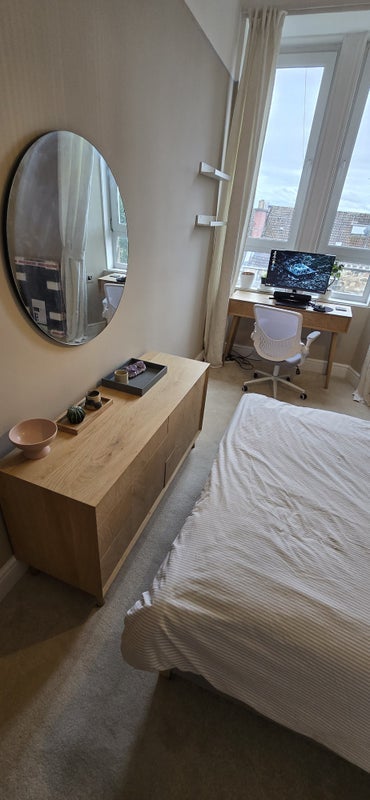 Room Caird Drive in Glasgow