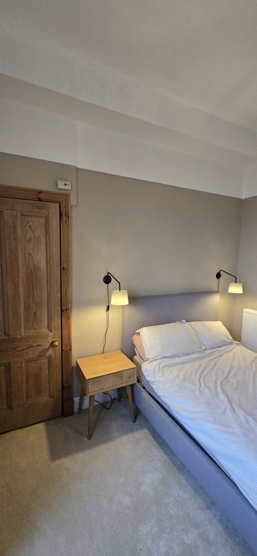 Room Caird Drive in Glasgow