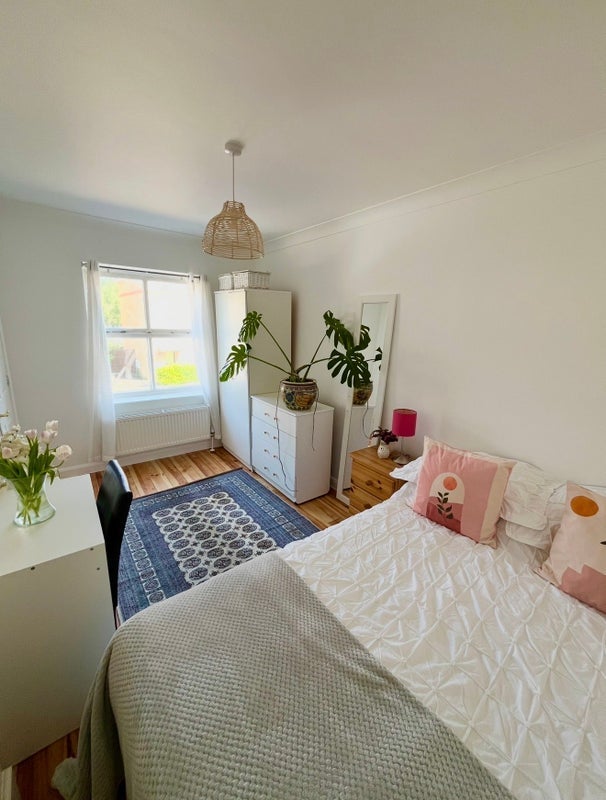 Room Milligan Street in Greater London