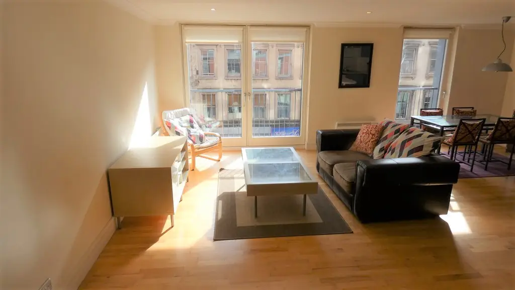 Flat Argyle Street in Glasgow