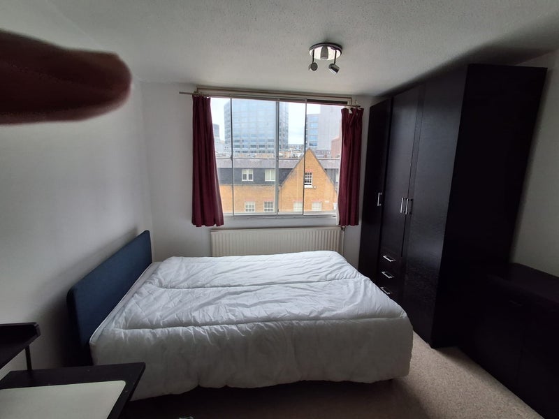 Flat Lamb's Passage in Greater London