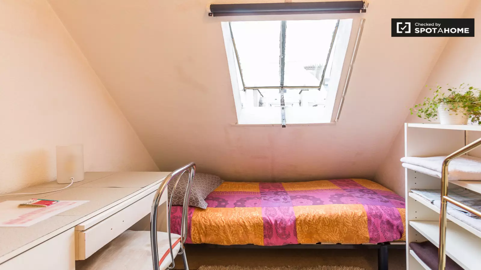 Flat Rue de Thann in Paris
