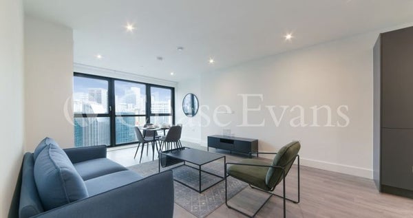 Flat North End in London