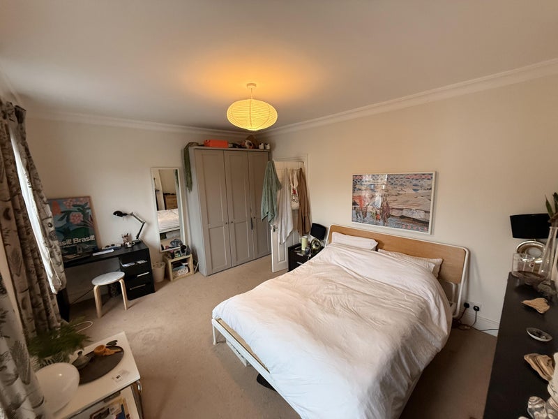 Room Lugard Road in Greater London