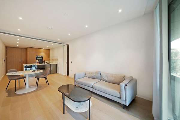 Flat Park Drive in Greater London