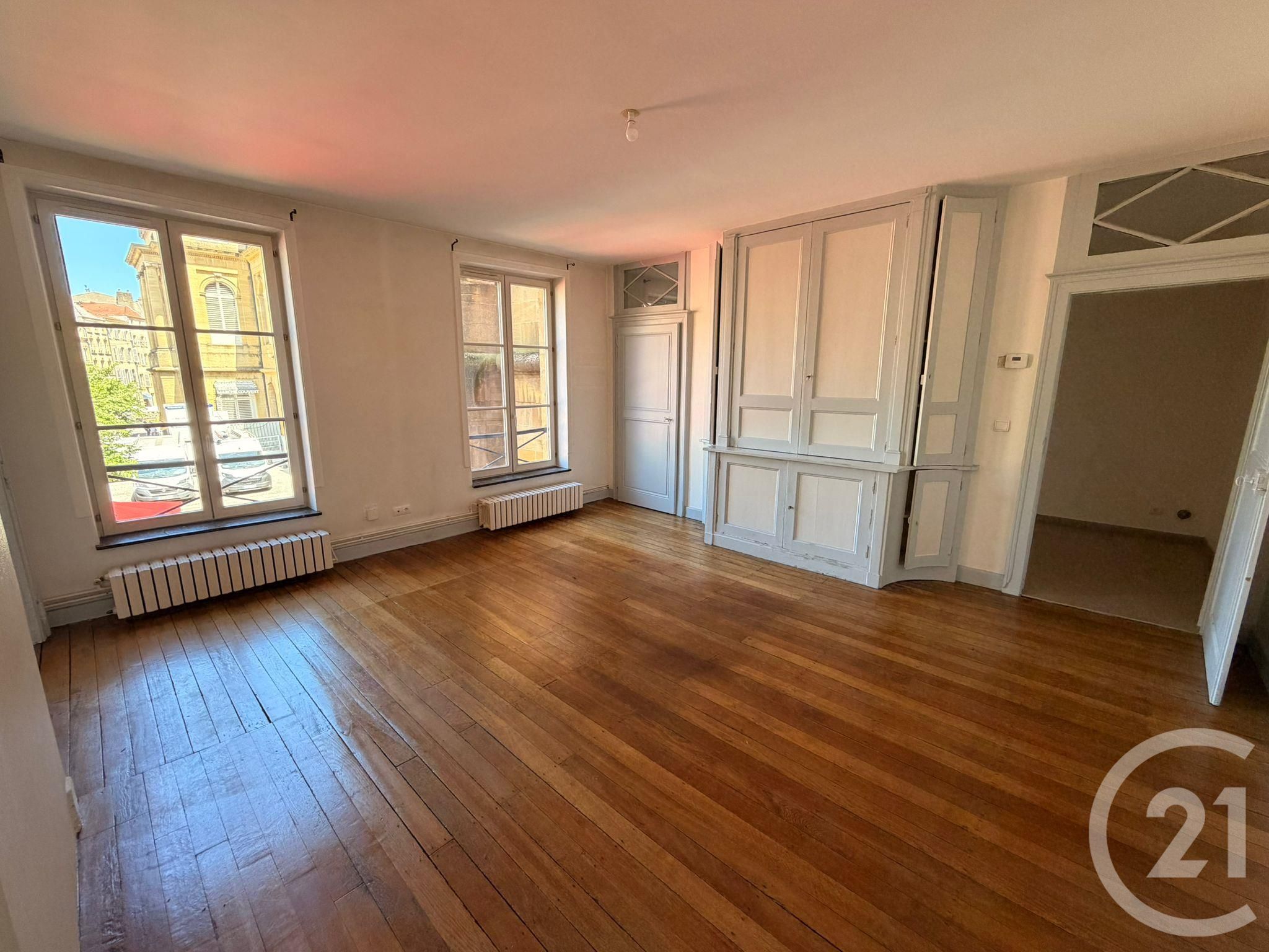 Flat Place de Chambre in Metz