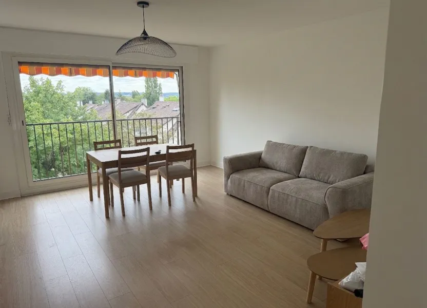 Flat Rue de Maule in Bailly
