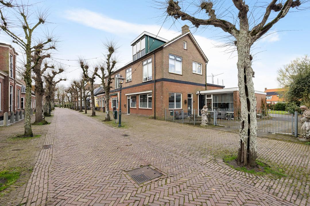 Huis Buorren 17 in Langweer