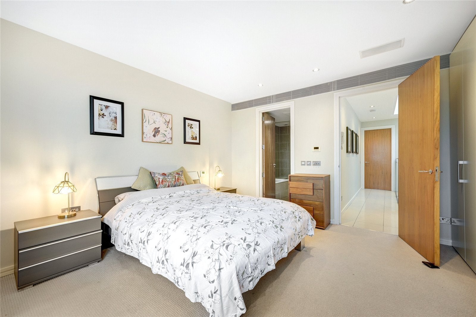 Flat Cromwell Road in Greater London