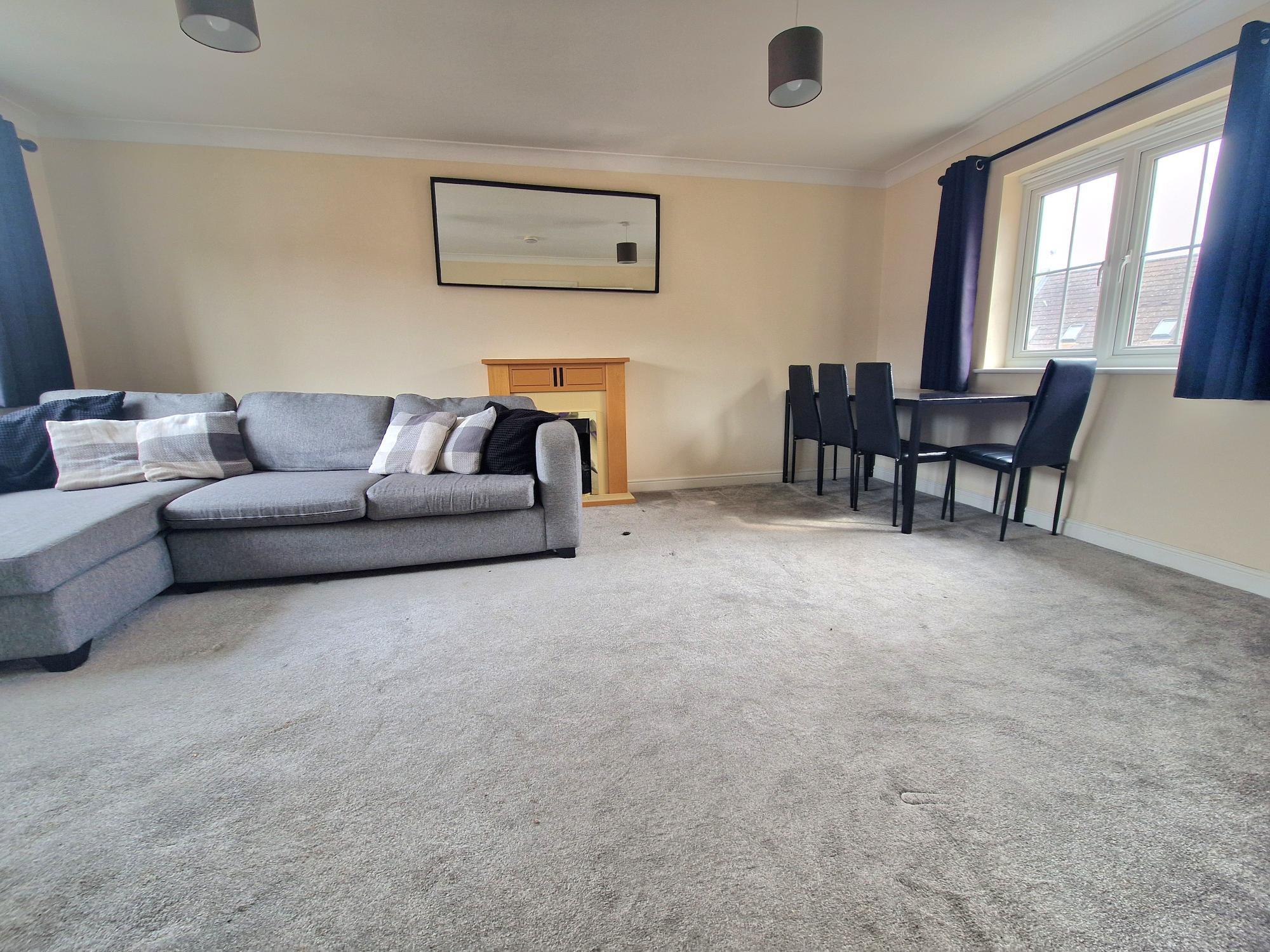 Flat Bramley Court in Dunstable