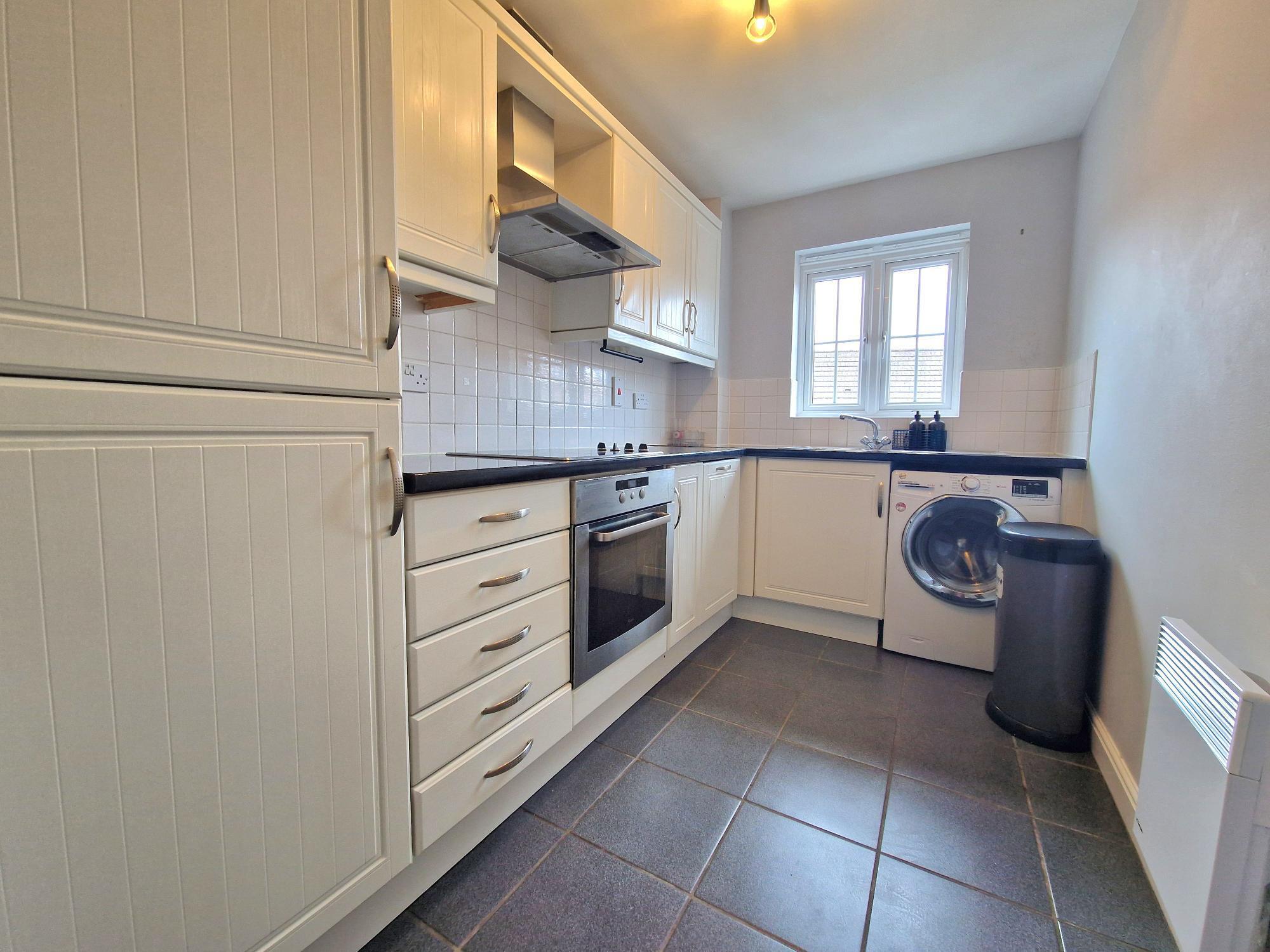 Flat Bramley Court in Dunstable