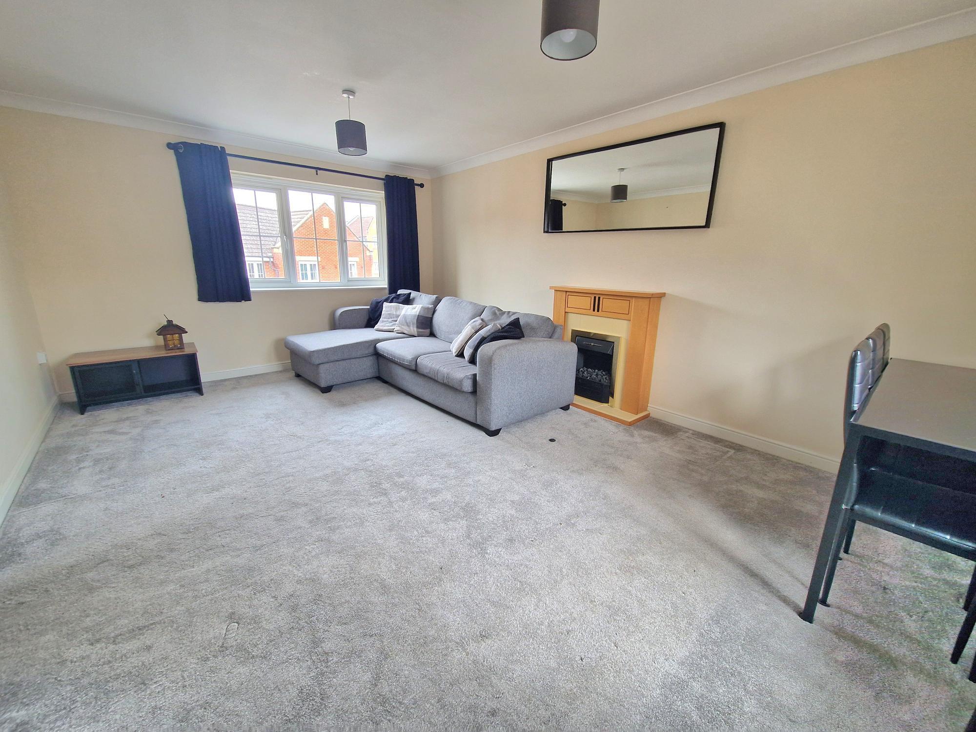 Flat Bramley Court in Dunstable