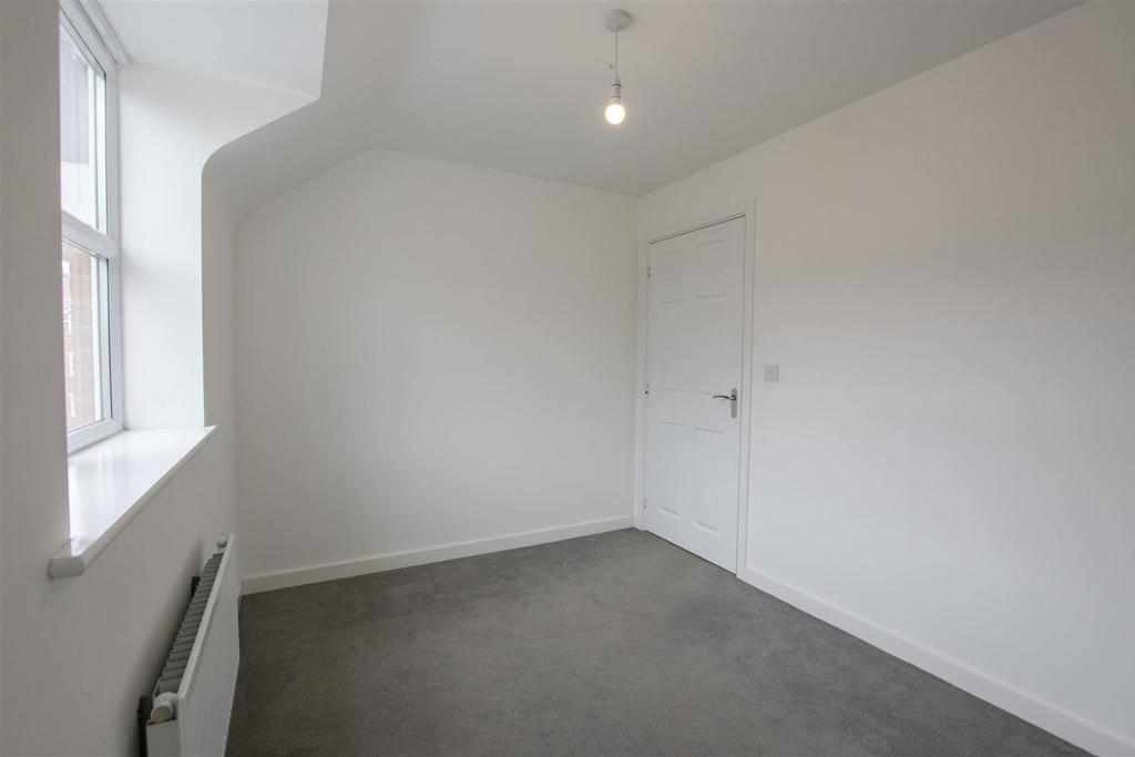 Flat Escelie Way in Birmingham