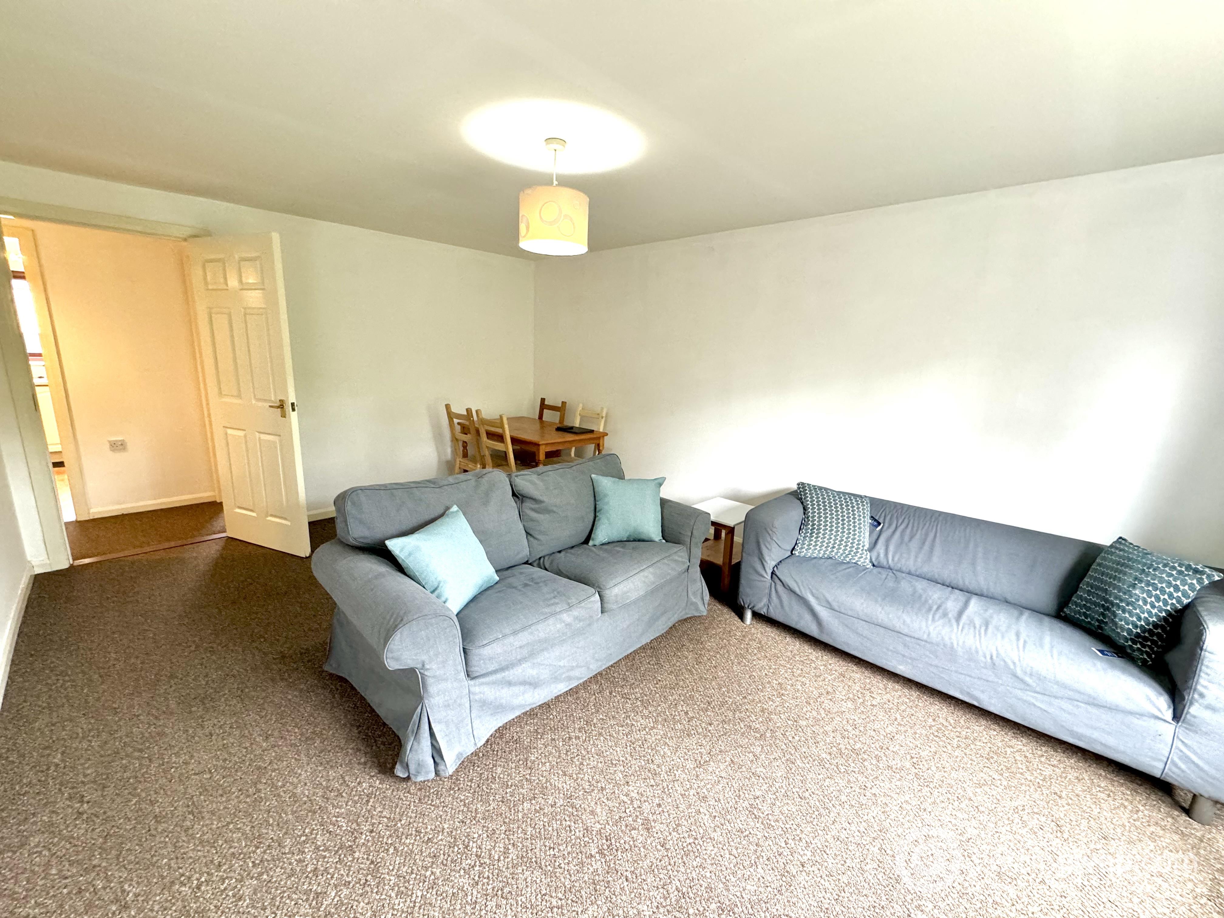 Flat Hopehill Gardens in Glasgow