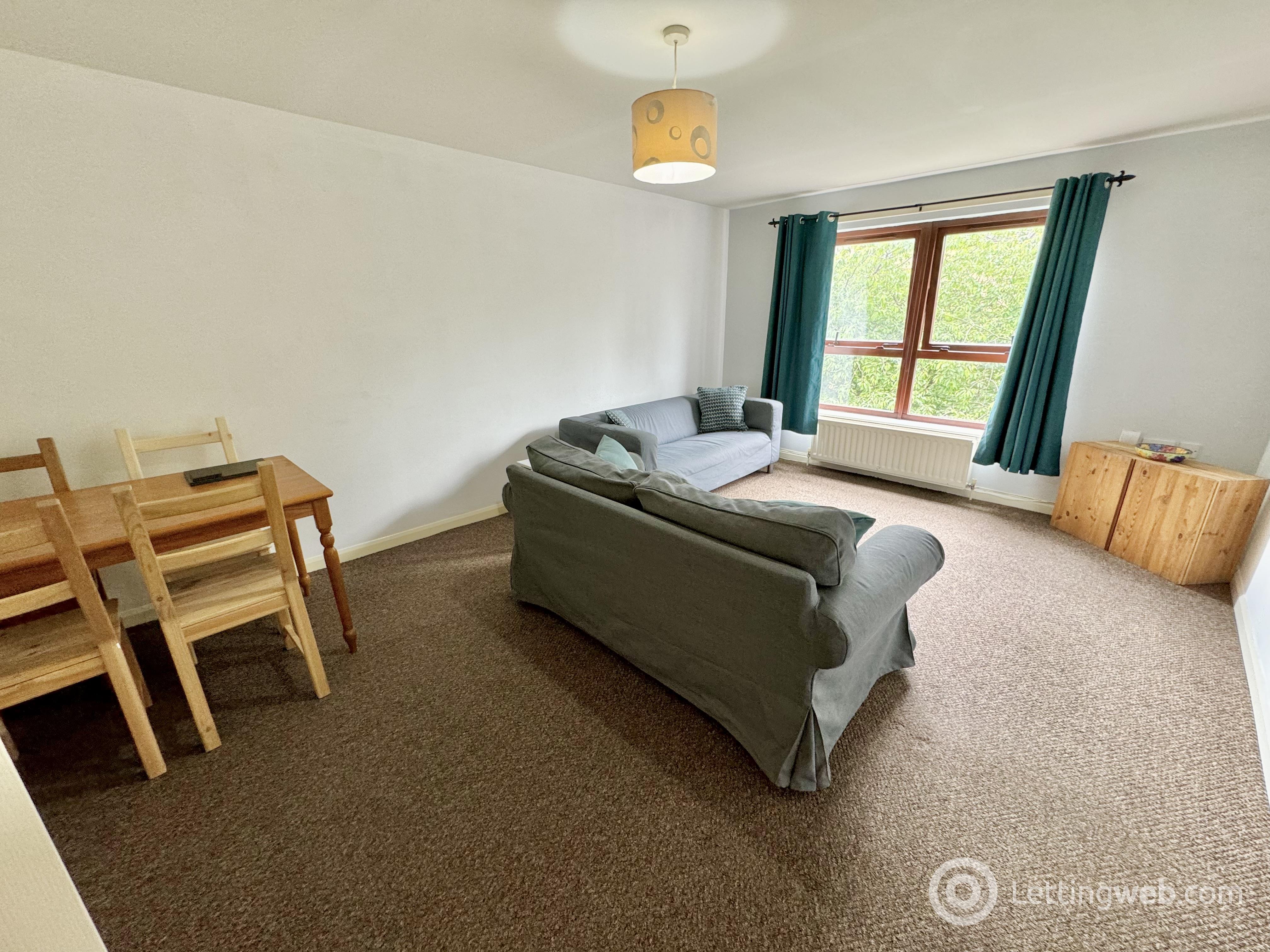 Flat Hopehill Gardens in Glasgow