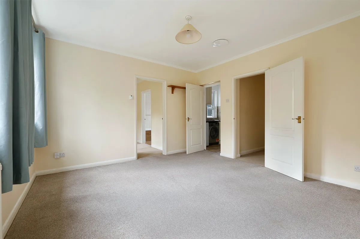 Flat Hampstead Road in Mole Valley
