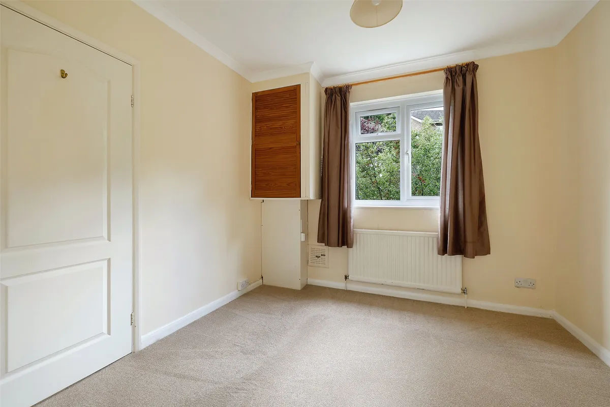 Flat Hampstead Road in Mole Valley