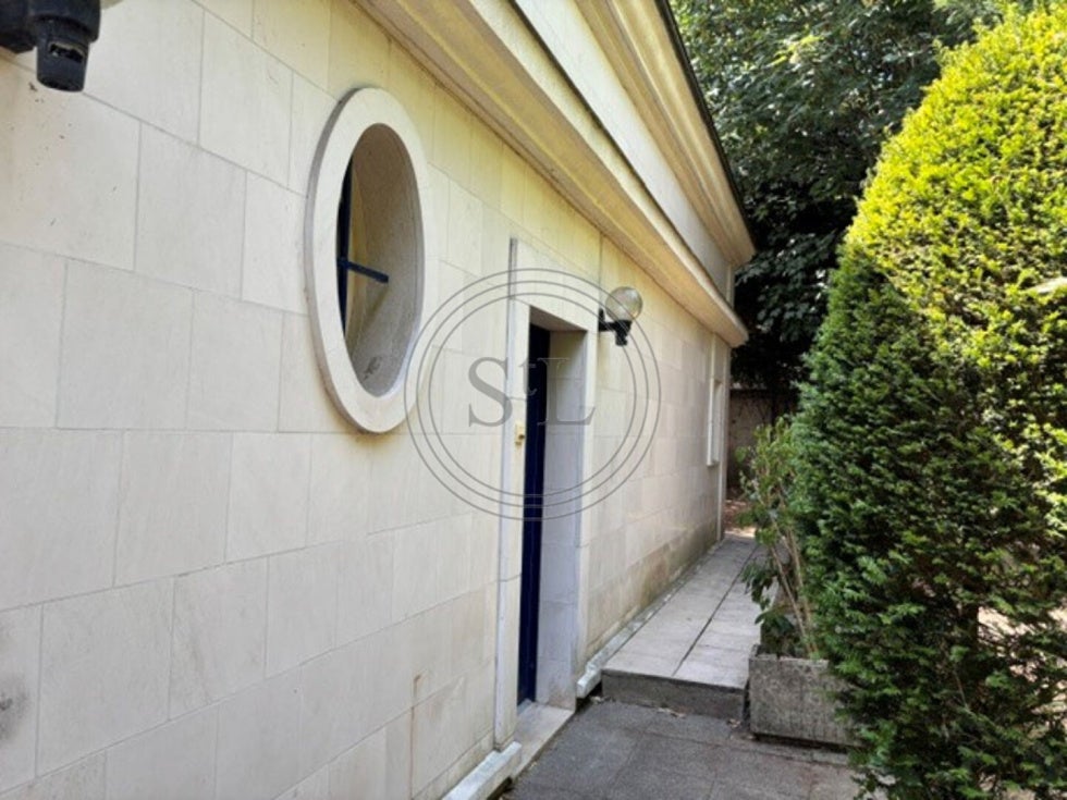 House Boulevard Saint-Antoine in Versailles