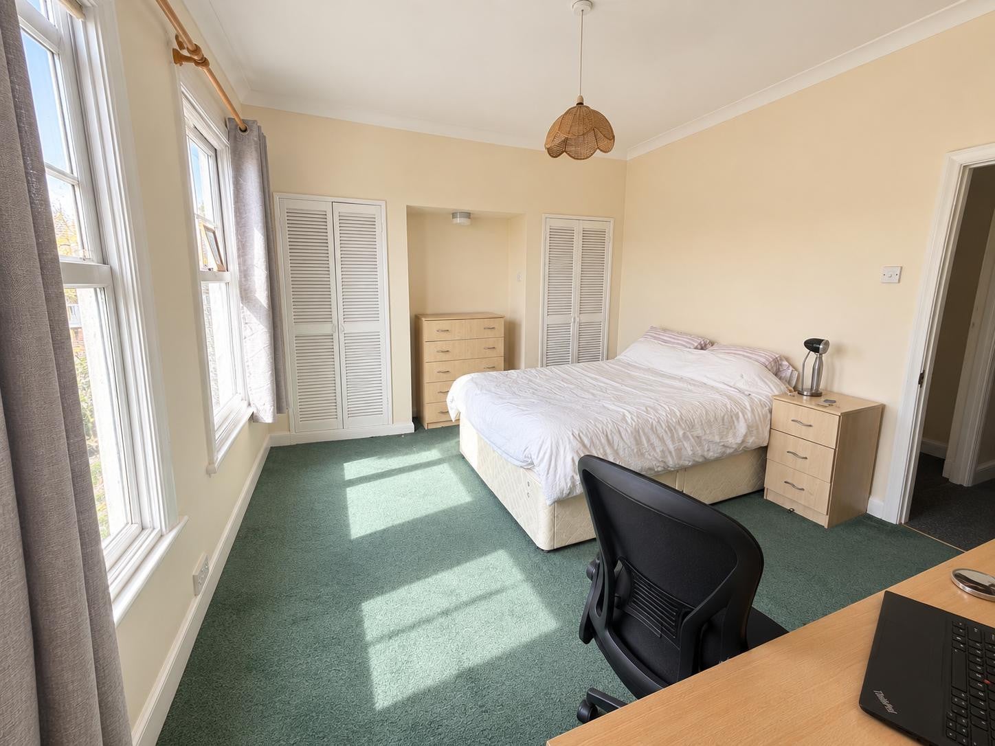 Flat Maybury Street in Greater London