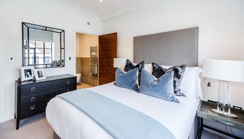 Flat Rainville Road in Greater London